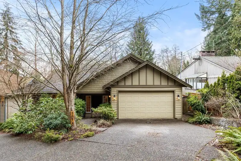 1075 WELLINGTON DRIVE - photo 1 of 36