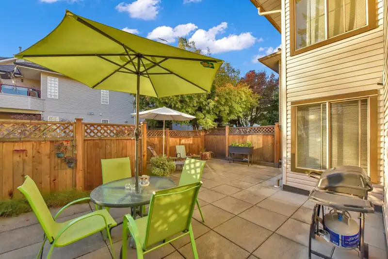 110 1955 SUFFOLK AVENUE - photo 2 of 35
