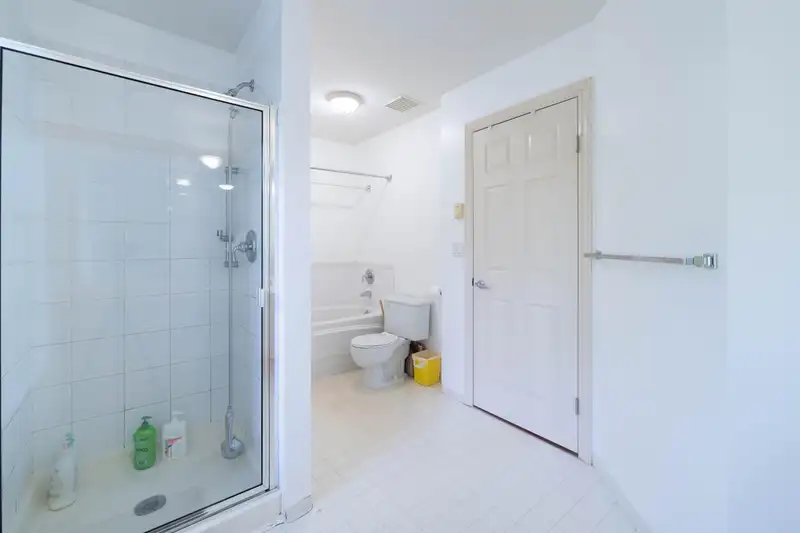 6 7238 18TH AVENUE - photo 2 of 26