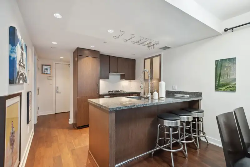 609 1055 RICHARDS STREET - photo 1 of 39