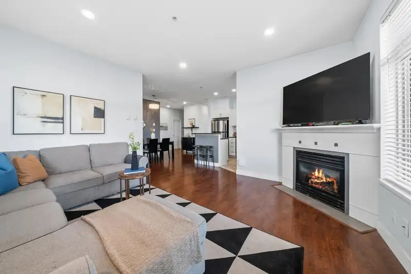 112 2330 WILSON AVENUE - photo 4 of 20