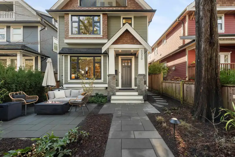 1220 E 11TH AVENUE - photo 2 of 25