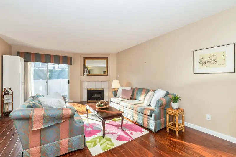 113 15988 83 AVENUE - photo 3 of 25