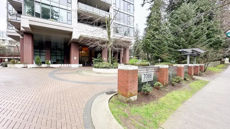 909 7088 18TH AVENUE - photo 2 of 25