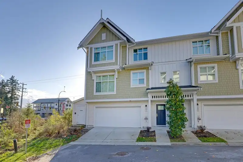2501 23061 LOUGHEED HIGHWAY - photo 1 of 20