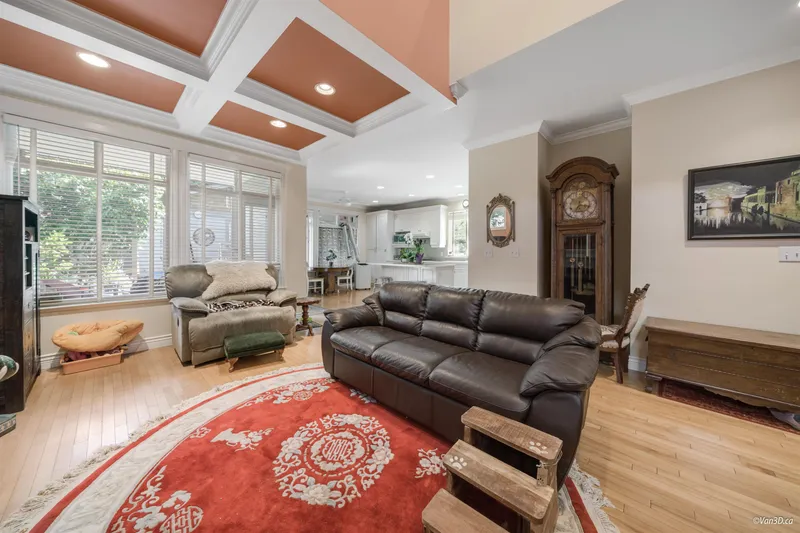 15210 29A AVENUE - photo 3 of 25