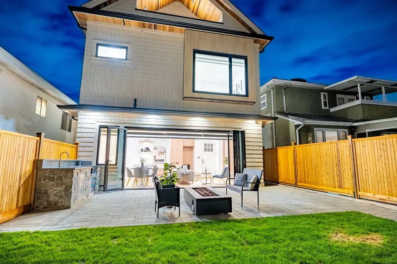 2 5355 INVERNESS STREET - photo 1 of 19