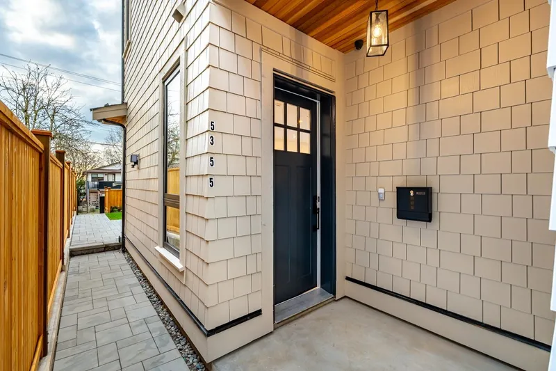 2 5355 INVERNESS STREET - photo 2 of 19