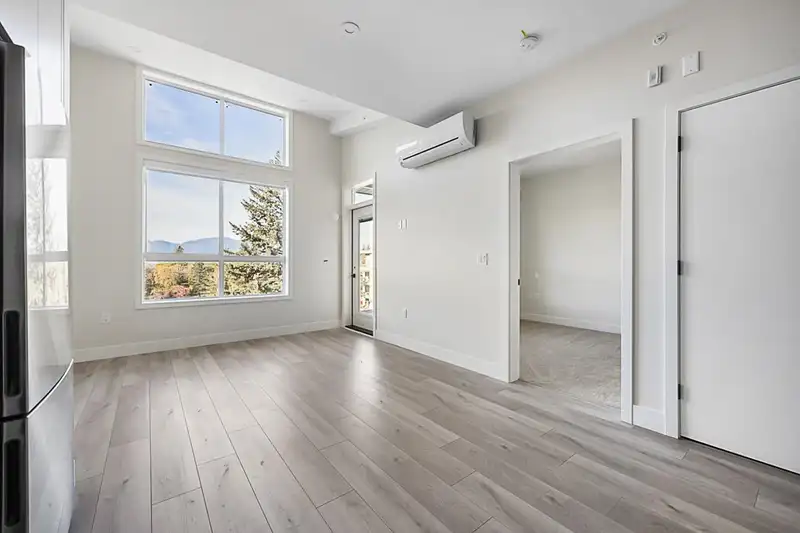 608 45497 CAMPUS DRIVE - photo 4 of 14