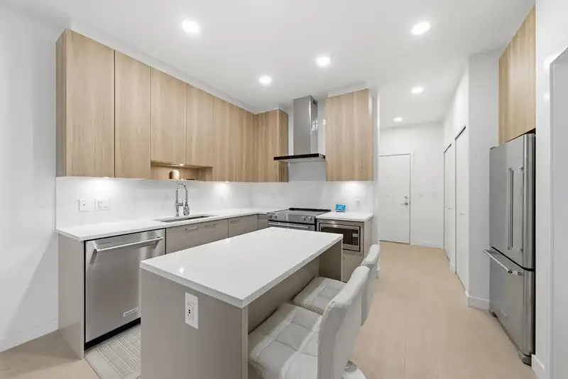 418 7588 16TH STREET - photo 4 of 24
