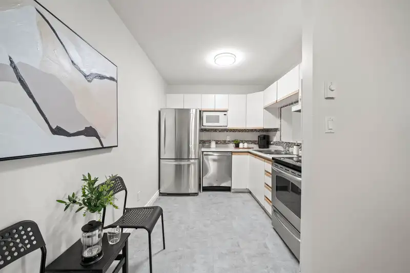 304 15809 MARINE DRIVE - photo 4 of 35