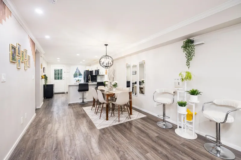 62` 15175 62A AVENUE - photo 3 of 25