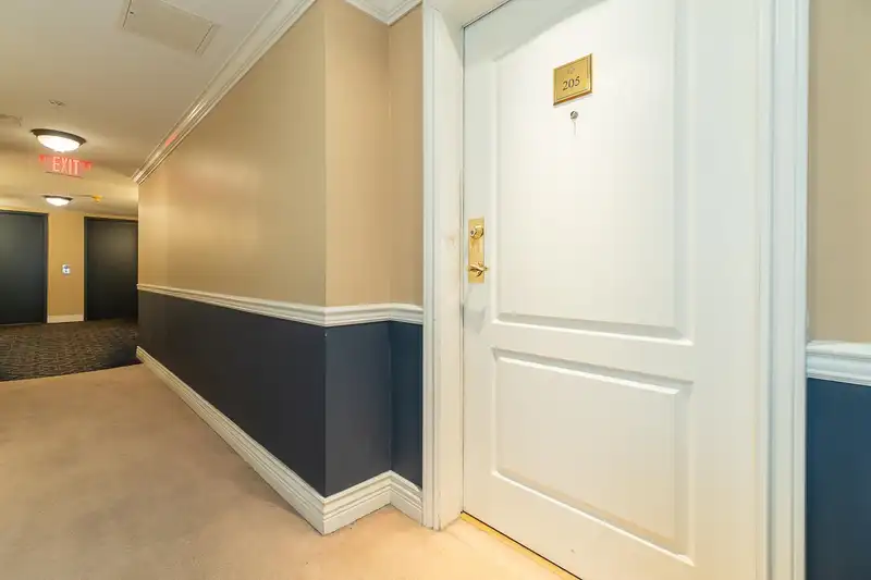 205 5683 HAMPTON PLACE - photo 4 of 20