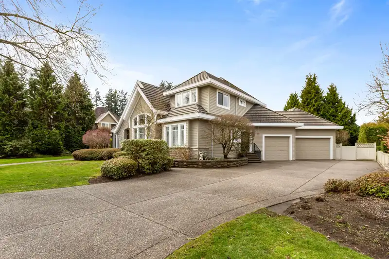 2341 138 STREET - photo 2 of 40