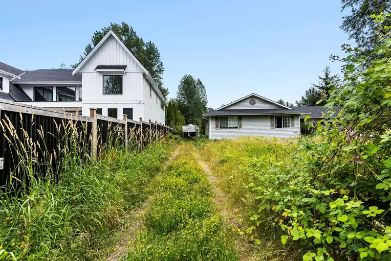 13432 224 STREET - photo 2 of 40