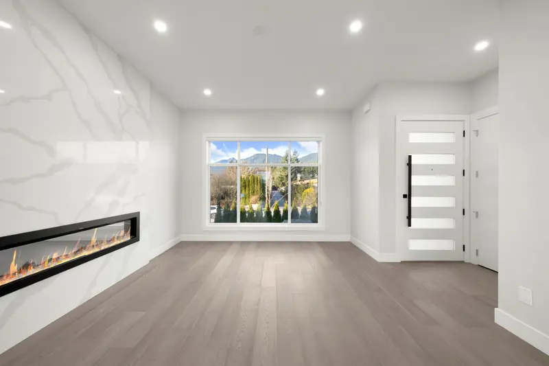 253 W 18TH STREET - photo 3 of 25