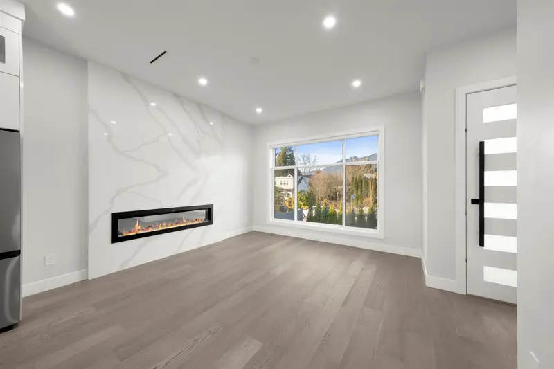 253 W 18TH STREET - photo 4 of 25