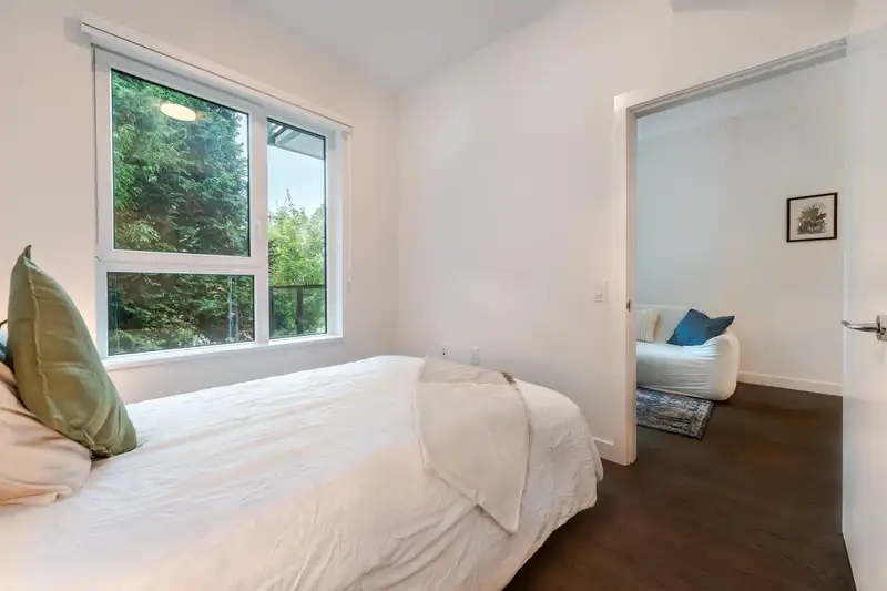 212 5168 CAMBIE STREET - photo 4 of 22