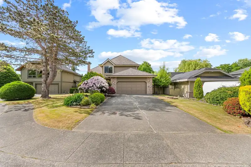 14888 20A AVENUE - photo 2 of 26
