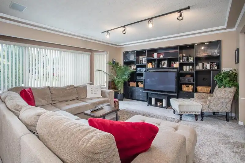 12097 261 STREET - photo 3 of 39
