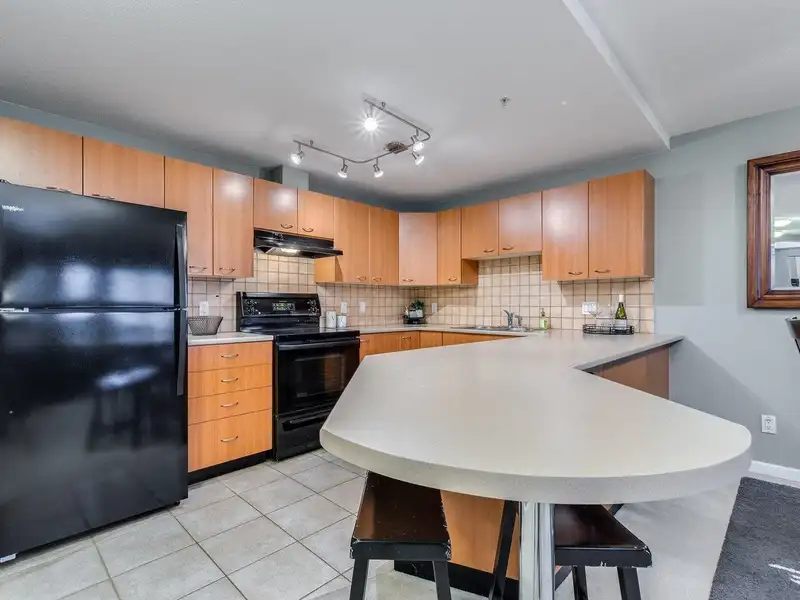 A225 2099 LOUGHEED HIGHWAY - photo 2 of 26