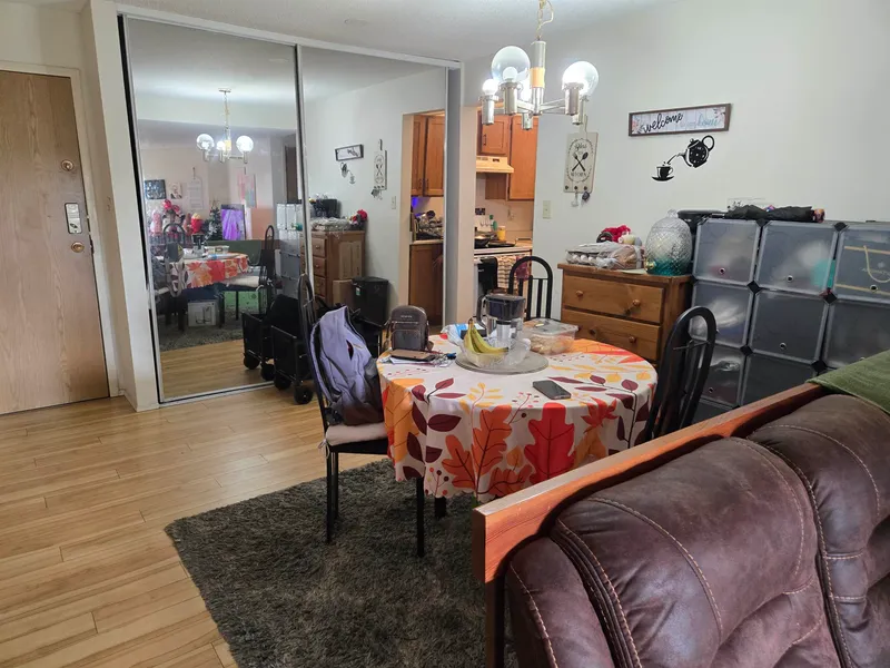 2203 13819 100 AVENUE - photo 4 of 11