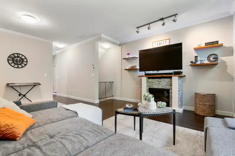 38 7121 192 STREET - photo 4 of 30