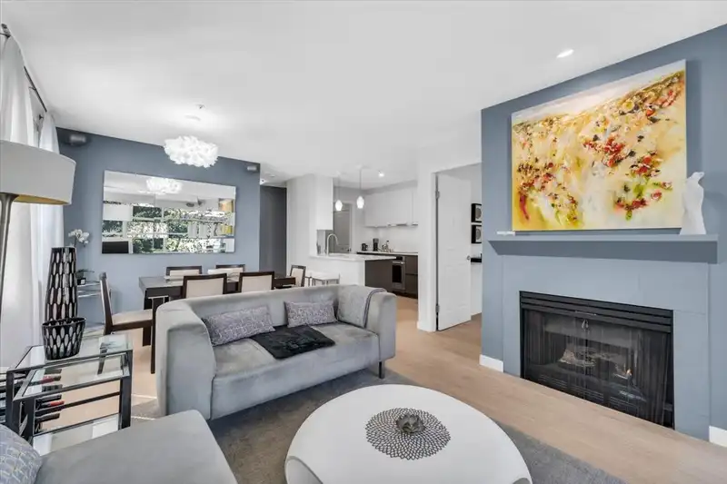 305 2575 W 4TH AVENUE - photo 4 of 29