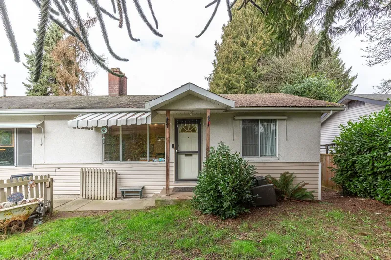 13221 112B AVENUE - photo 1 of 25