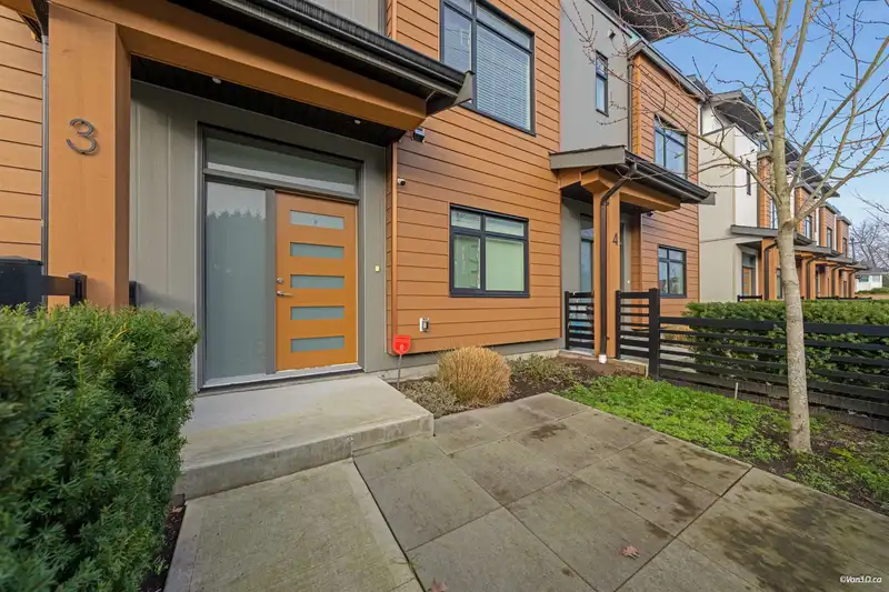 3 5651 STEVESTON HIGHWAY - photo 2 of 21