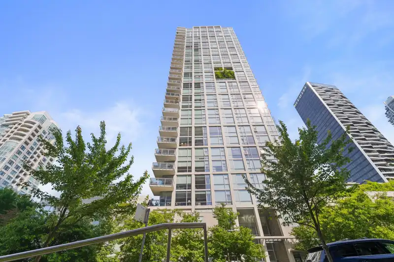 1202 1455 HOWE ST - photo 3 of 38