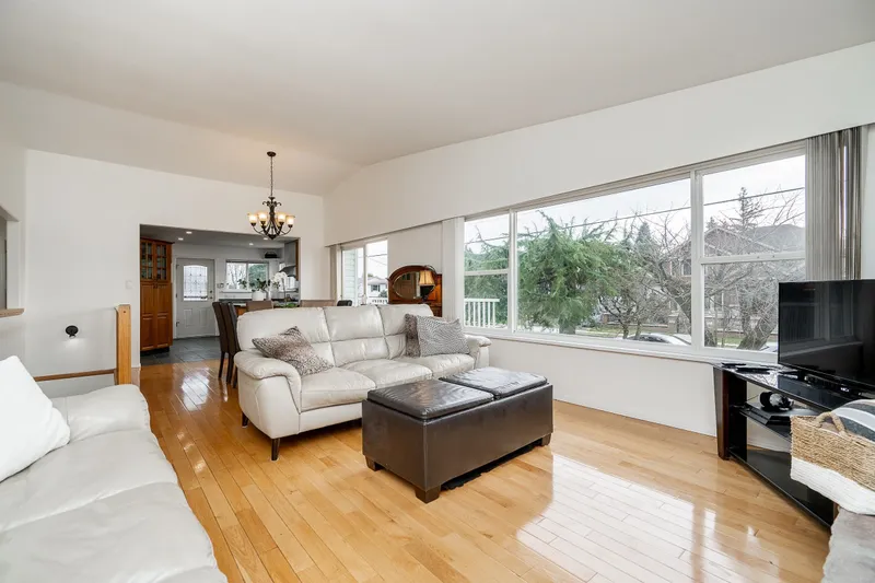 1415 CORNELL AVENUE - photo 4 of 25