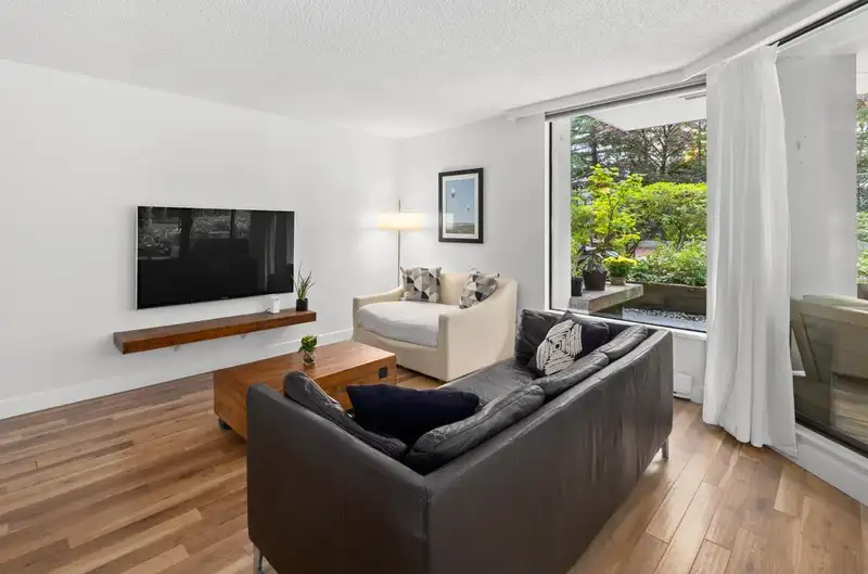 202 2041 BELLWOOD AVENUE - photo 2 of 28