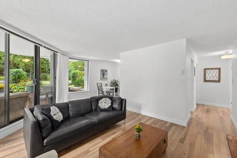 202 2041 BELLWOOD AVENUE - photo 3 of 28