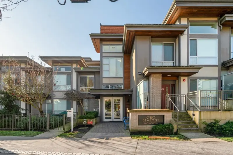 215 5460 BROADWAY - photo 1 of 23