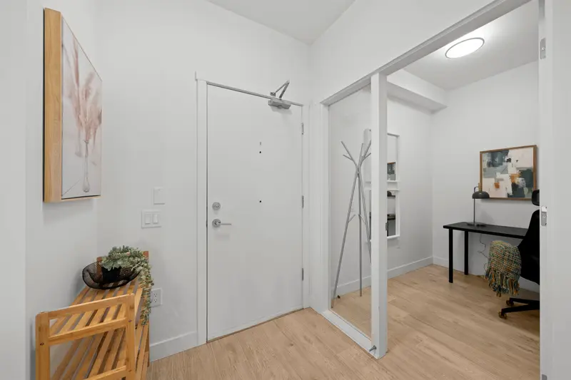 110 2160 GRANT AVENUE - photo 2 of 25