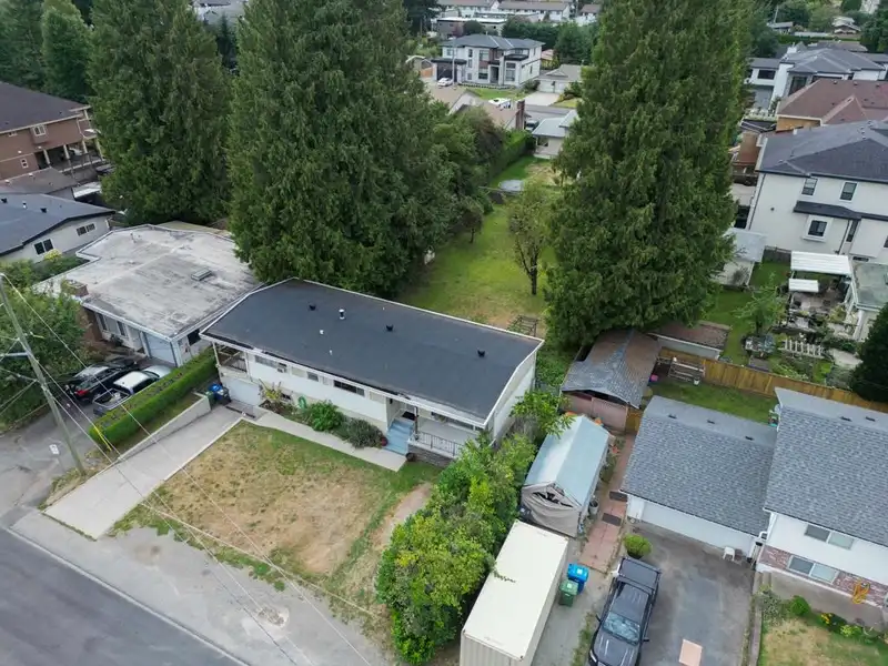 2173 PRIMROSE STREET - photo 4 of 35