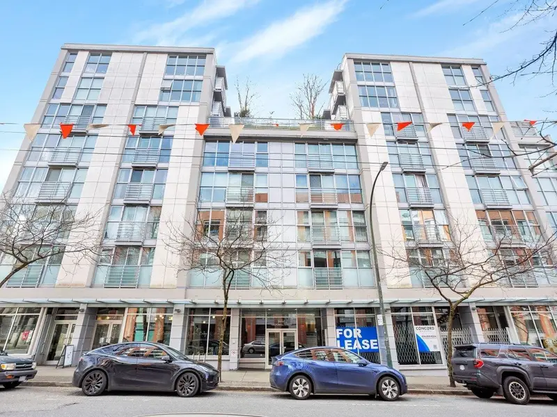 311 168 POWELL STREET - photo 2 of 21