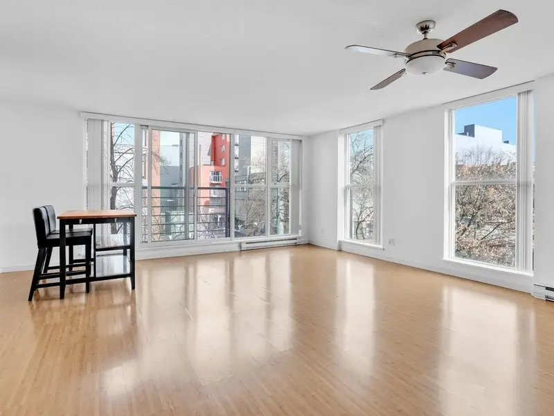 311 168 POWELL STREET - photo 3 of 21