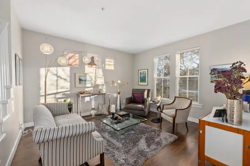 23005 JENNY LEWIS AVENUE - photo 4 of 39