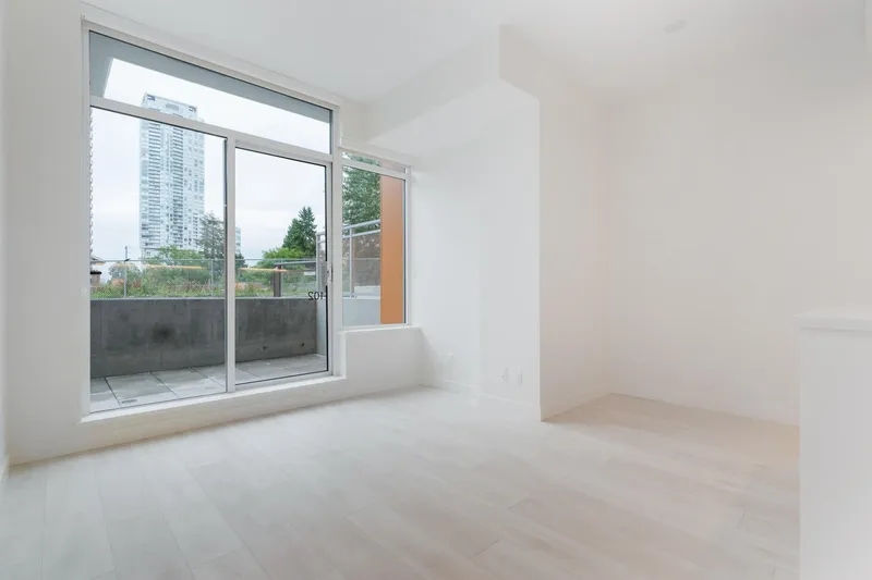 102 13318 104 AVENUE - photo 3 of 19