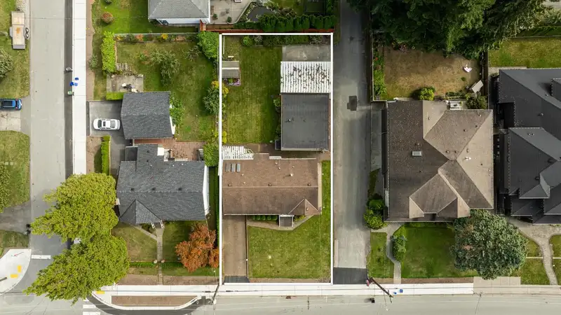 739 SCHOOLHOUSE STREET - photo 3 of 36