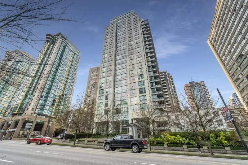 1402 1420 W GEORGIA STREET - photo 1 of 28