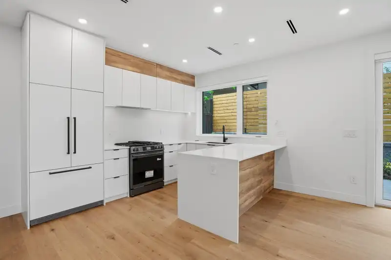 2 2438 E 20TH AVENUE - photo 3 of 40