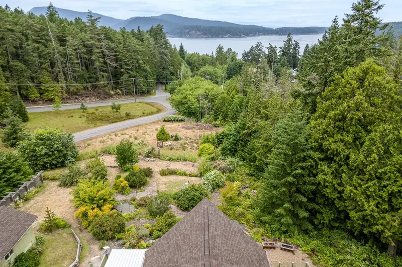 423 FELIX JACK ROAD - photo 2 of 25