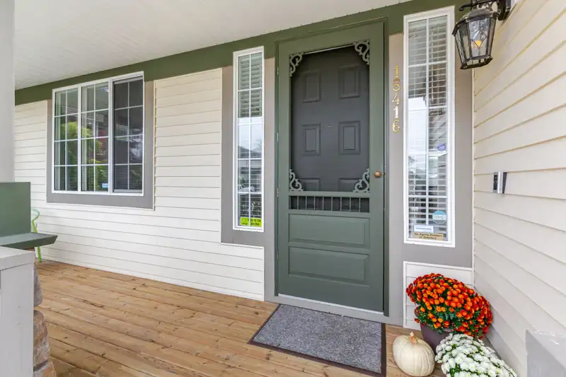 18416 68TH AVENUE - photo 3 of 40