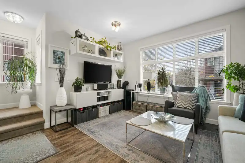 99 18777 68A AVENUE - photo 3 of 28