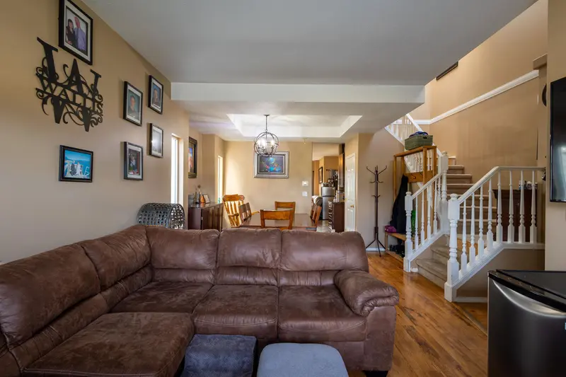 12 45306 BALMORAL AVENUE - photo 4 of 25