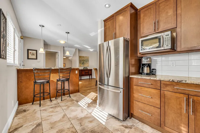 103 245 W 15TH STREET - photo 3 of 25