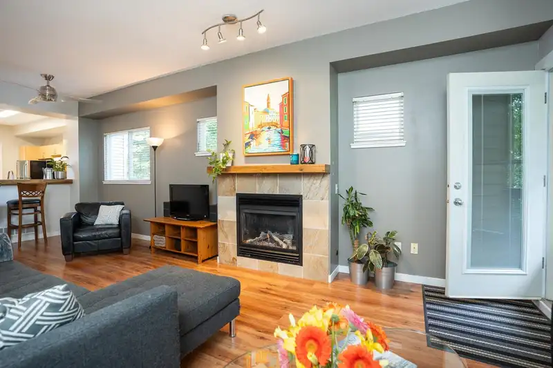 15 15065 58 AVENUE - photo 2 of 29